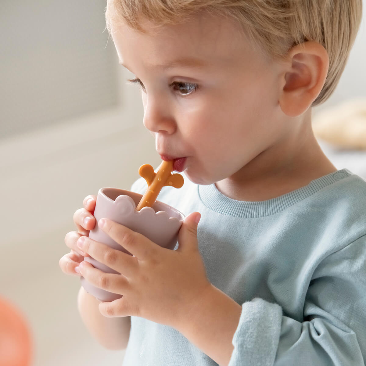 barnmugg i grönt med krokodil ur kiddish-serien från done by deer – bild 2