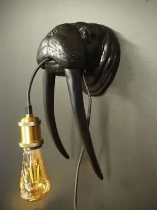 Lampa Valross huvud 38 × 15cm