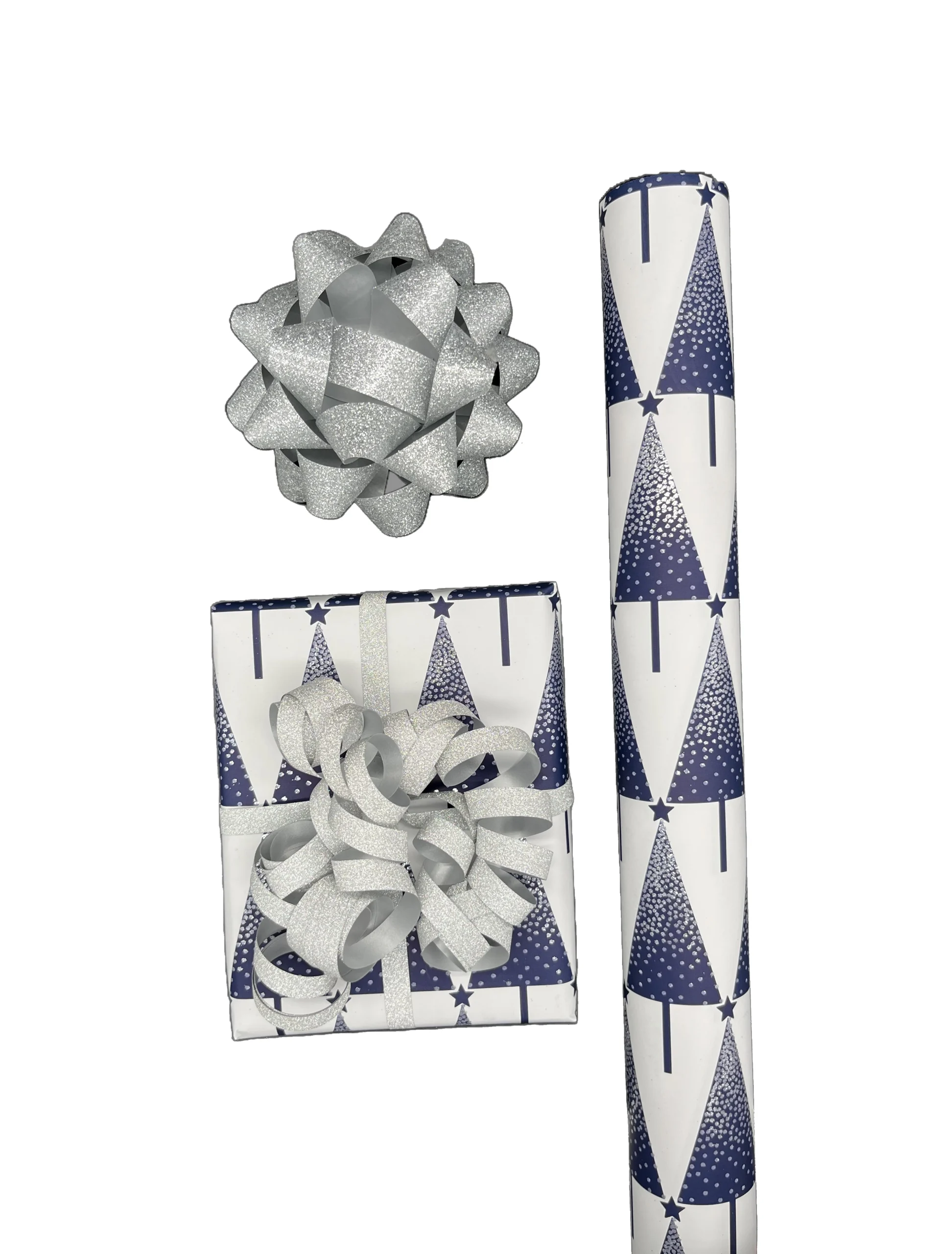 presentpapper med blå granar på vit – silver glitter kraftpapper 70x200 cm - bild 4