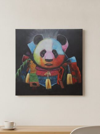 Panda mot svart — uppsatt i ett rum