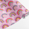 Presentpapper med regnbågar och moln – rosa kraftpapper 70x200 cm