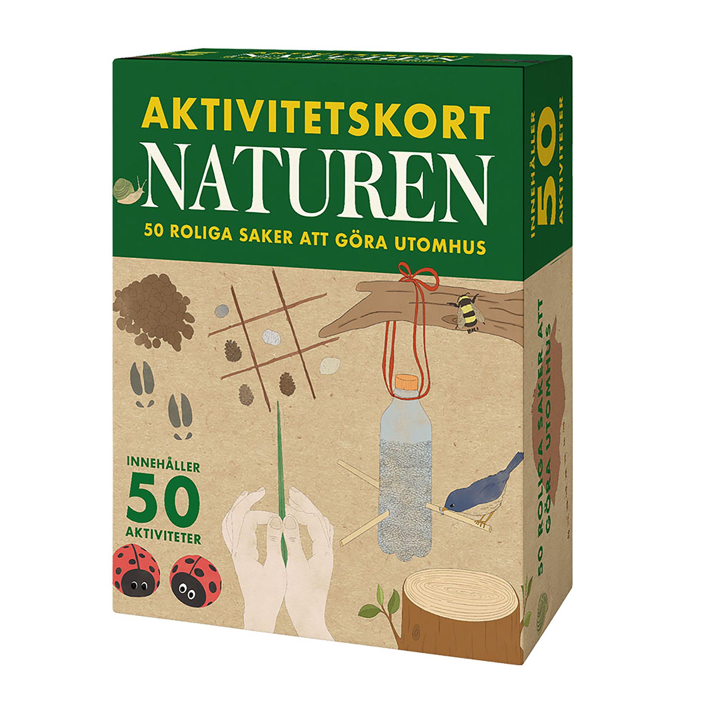 aktivitetskort naturen – bild på en grön- och beige kartongförpackning med texten 'aktivitetskort naturen' och illustrationer av utomhusaktiviteter, fågel, nyckelpigor och en flaska
