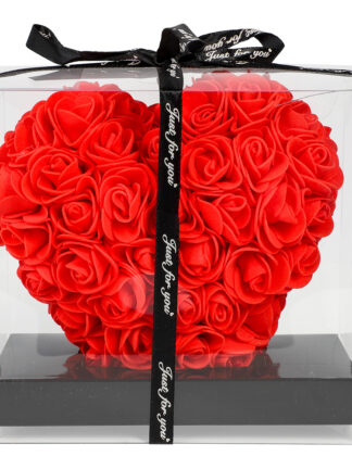 Hjärta av Roser i plast 16x16x10cm rött hjärta med små rosor i genomskinlig plastask med svart botten och svart band där det står "Just for you"