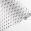 Presentpapper med julkulor – röda motiv på vitt kraftpapper 70x200 cm