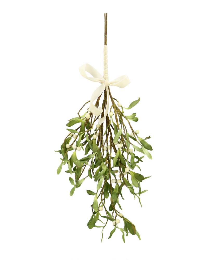 hängande konstgjord mistel med gröna blad och vita bär, knuten med ett ljust band