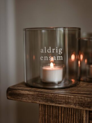 majas lykta aldrig ensam 10x10cm