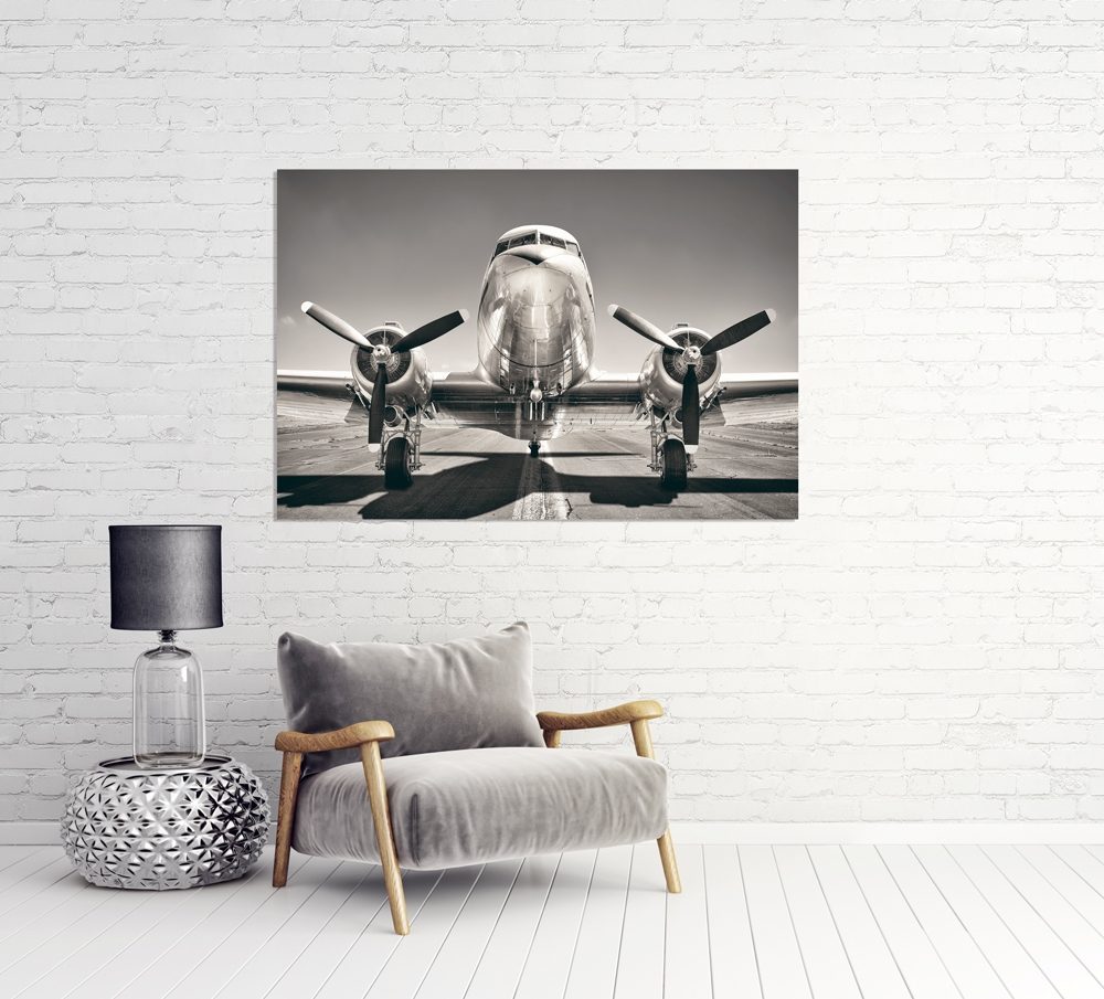 flygplan 2 — uppsatt i ett rum