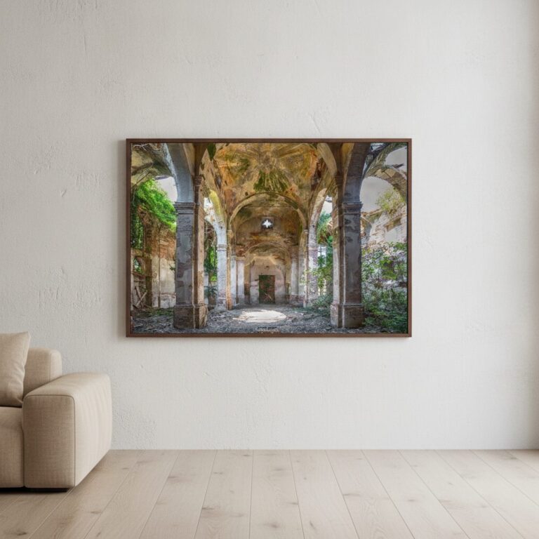 Övergiven korridor 2 — tryck på aluminium, 80×120 cm