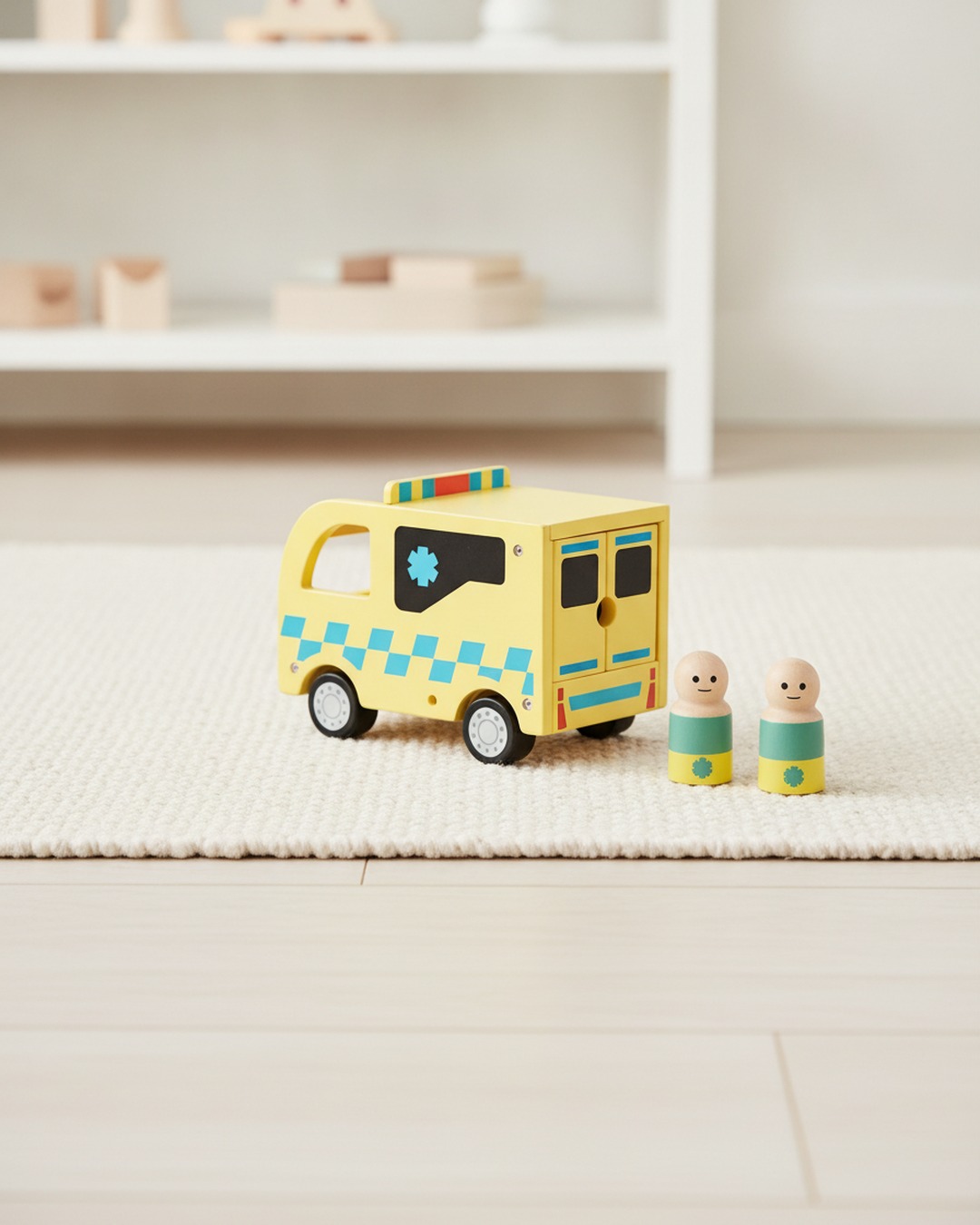 ambulans i trä – aiden 17,5×10,5×13,5 cm – miljöbild