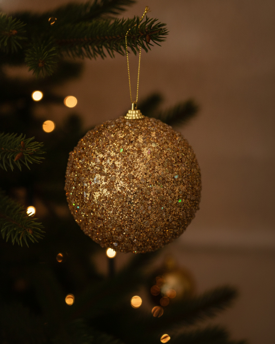 julkula glitter guld 10cm – miljöbild