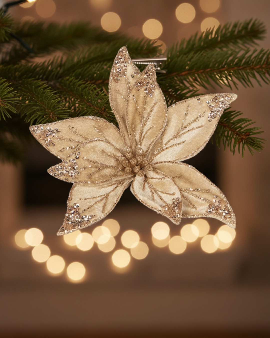 blomma sammet guld med clip 21x6cm – miljöbild