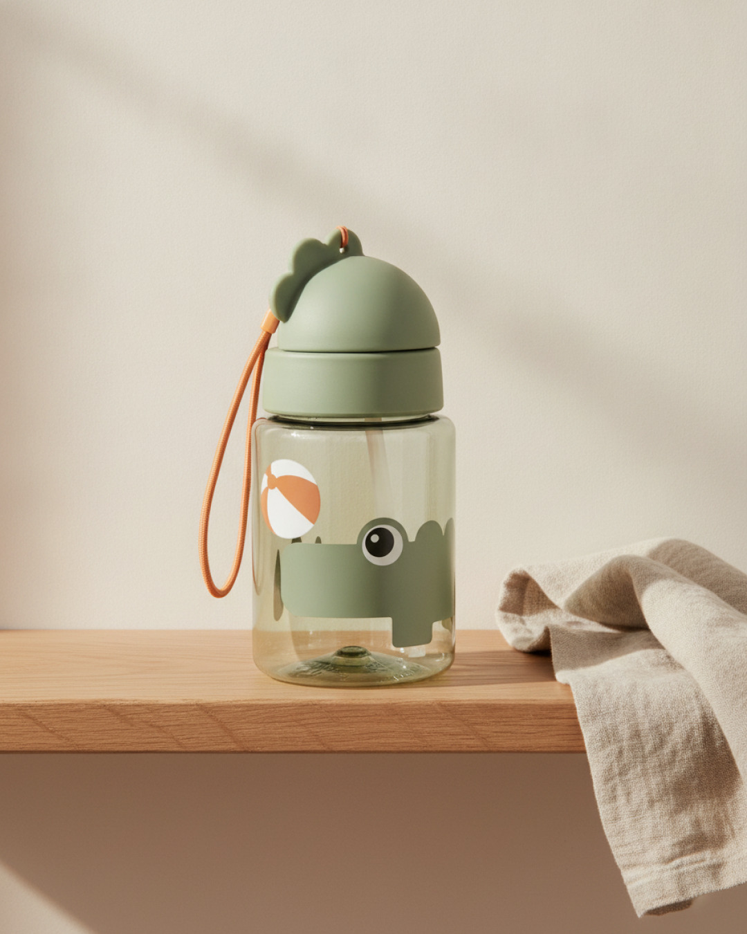 flaska med sugrör playground grön 280ml – miljöbild