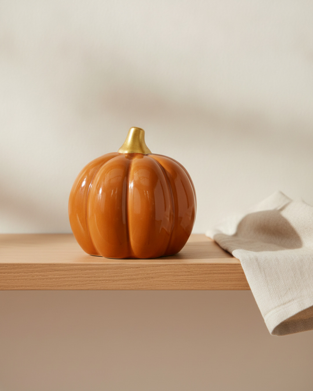 pumpa orange hög l 10x10x9.2cm – miljöbild