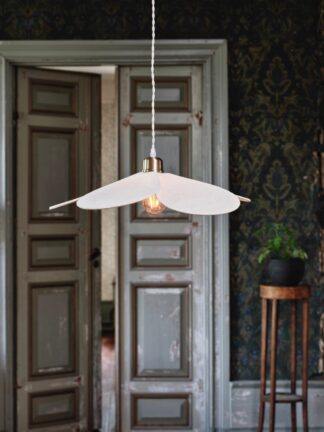 taklampa daisy med blomformad skärm i beige bomull
