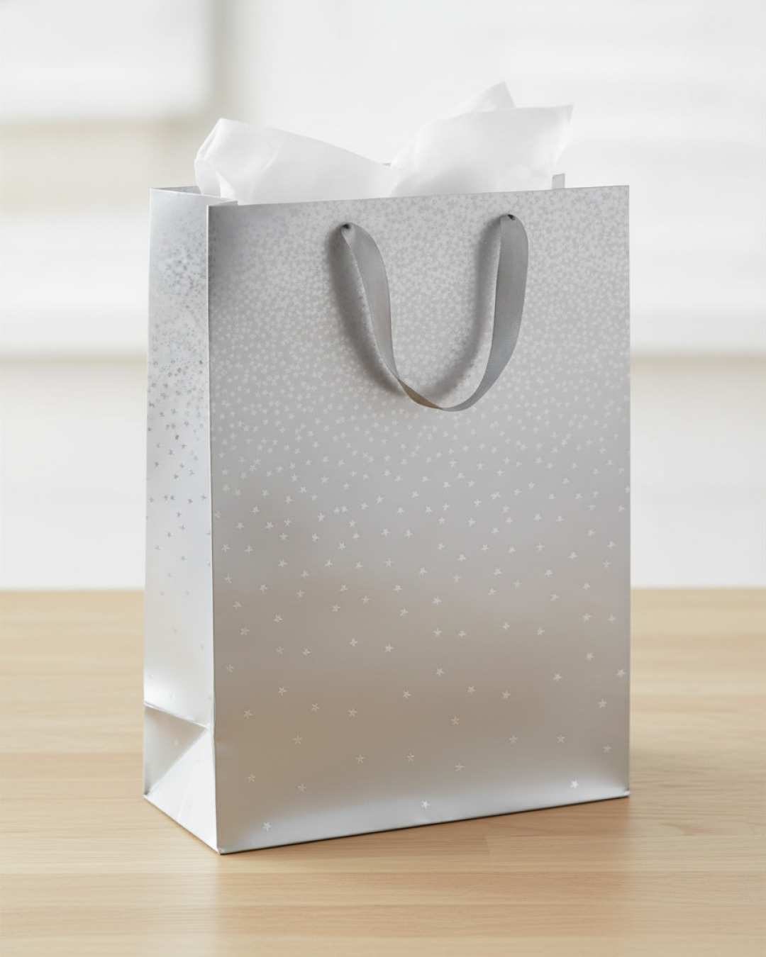 presentpåse silver ombre – miljöbild