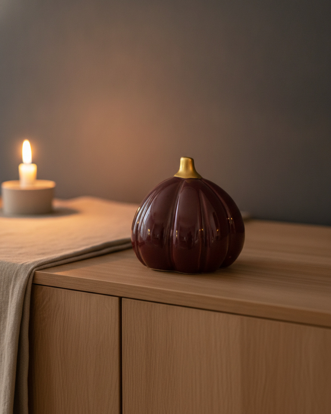 pumpa aubergine l 9,5×9,5x9cm – miljöbild