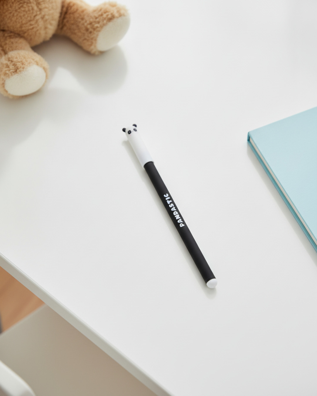 panda bläckpenna – suddbar 1,5×1,5×15,5 cm – miljöbild